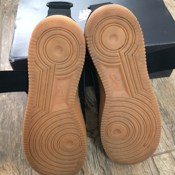 Air Force 1 Utility Size 9 (Used/Like New) - Picture 10 of 15